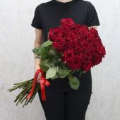 Купить 19 длинных роз 130 см с доставкой в город Домодедово: цена заказать